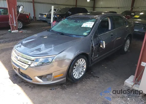 2011 Ford Fusion Hybrid z USA, uszkodzony, nr VIN 3FADP0L3XBR326626